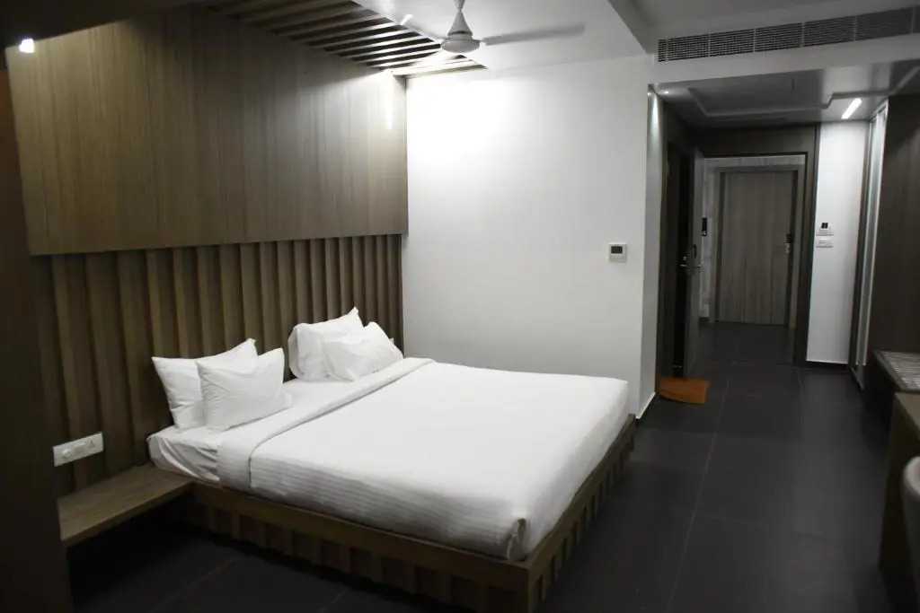 RATHNA RESIDENCY - Near US CONSULATE