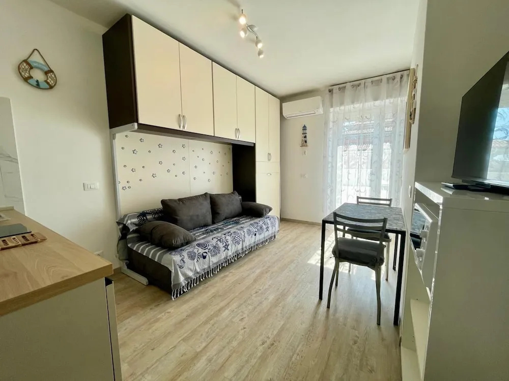 Bright Studio With Terrace
