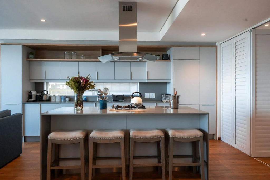 17 Marine - 3Bedroom Sea-Facing Apt101