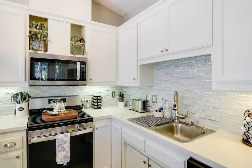 Updated Lake Almanor Retreat w/ Patio & Grill!