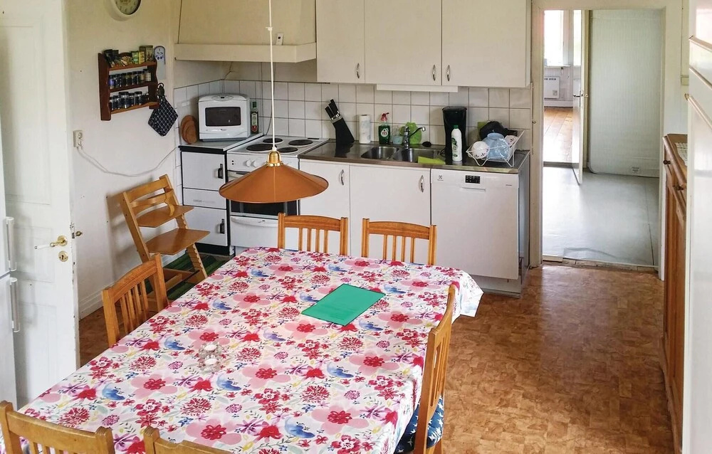 2 Bedroom Pet Friendly Home In Vimmerby