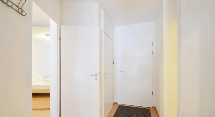 Nanuk Apartment 2