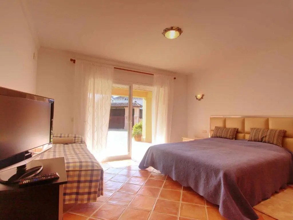 1077 beach villa el paraiso
