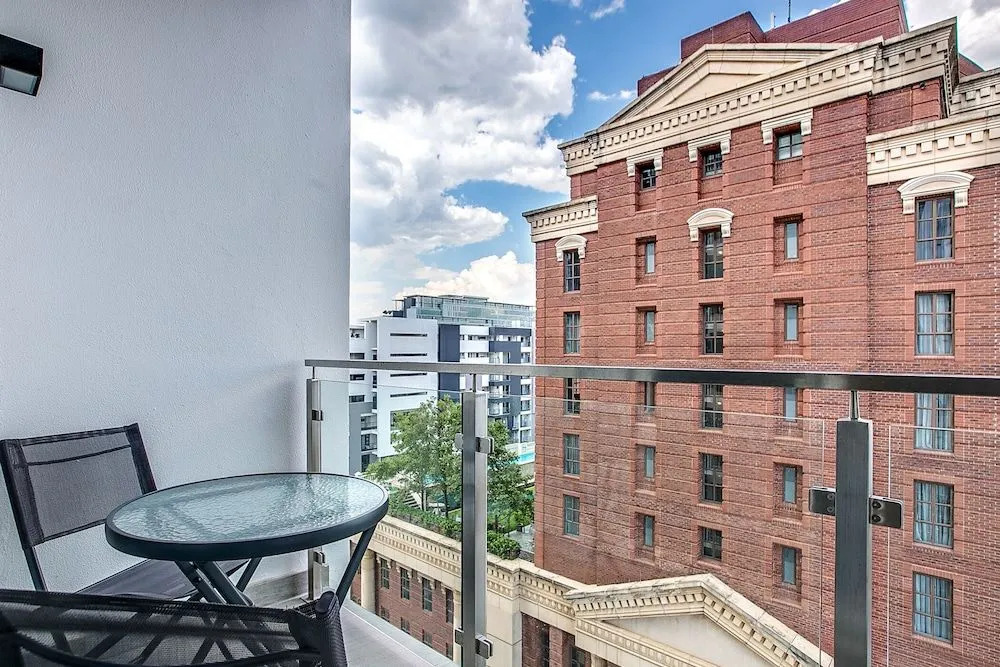 801 The Tyrwhitt Rosebank - Adults Only
