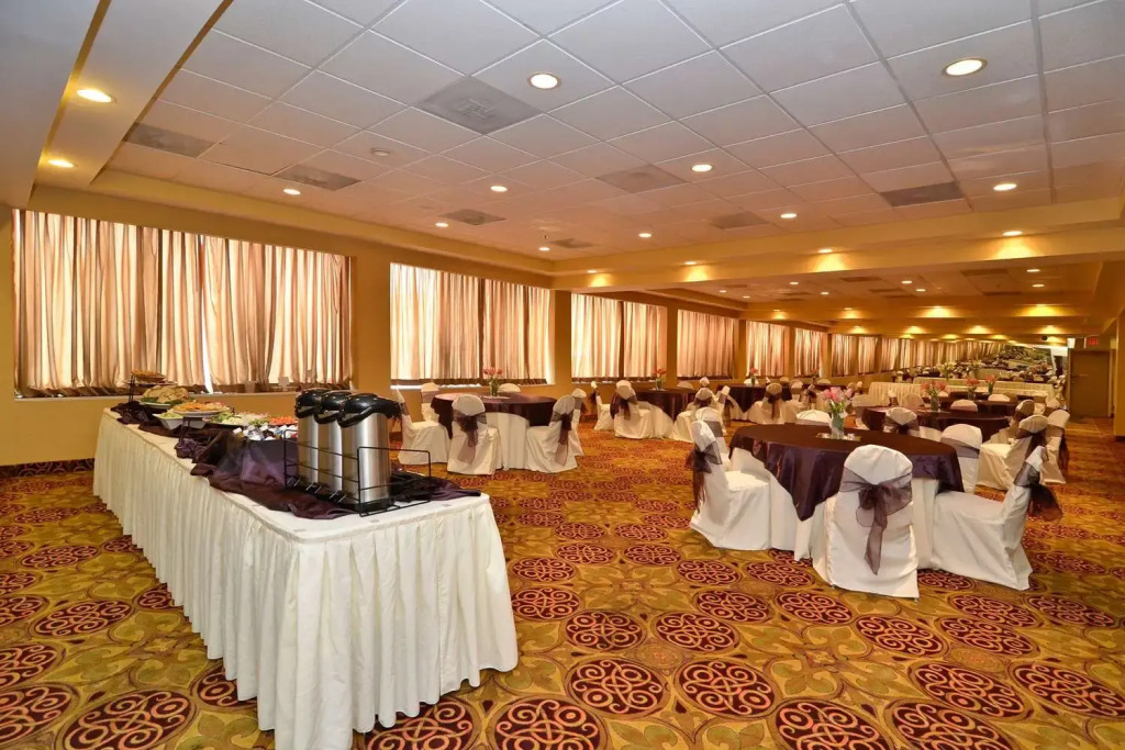 Holiday Inn Express & Suites Washington DC - NoMA by IHG