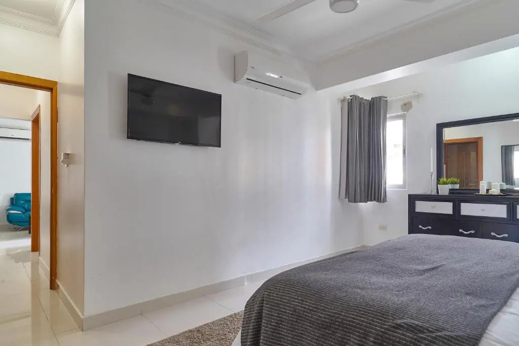 Apartamento 2BR- AC- WiFi- Safe - Smart TV- HotWater.
