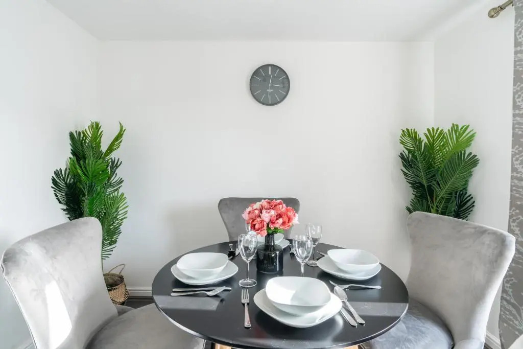 Suites by Rehoboth - Abbey Wood Station - London Zone 4