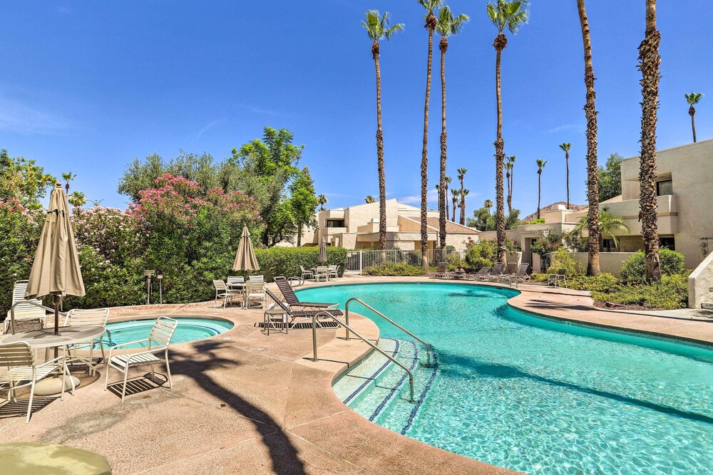 Palm Springs Hideaway w/ Resort Amenities!