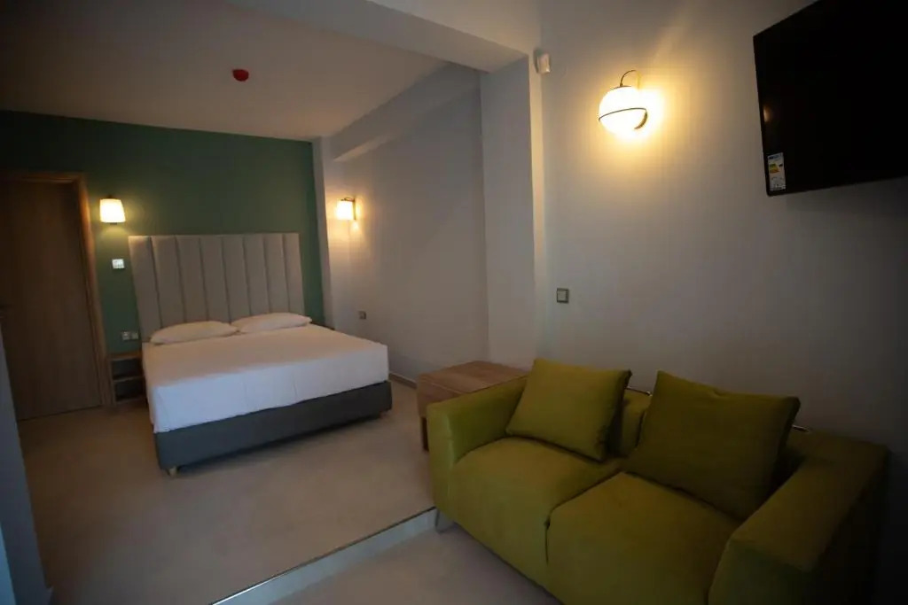 8 Boutique Suites