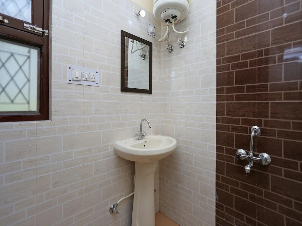 OYO 10855 Home 1BHK Villa Bhimtal