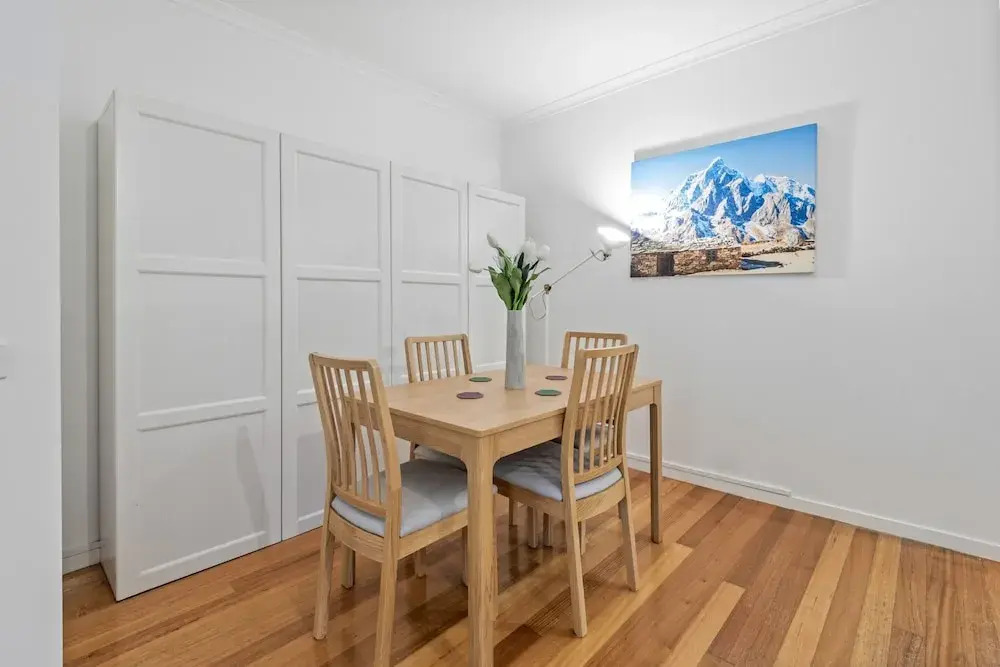 Perfect 2-bed Inner-city Home With Pool & BBQ Area