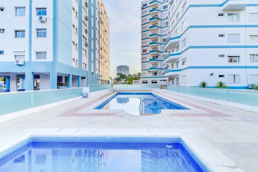 Completo Monoambiente para 3 en Avenida Italia - Edificio Luna de Mar