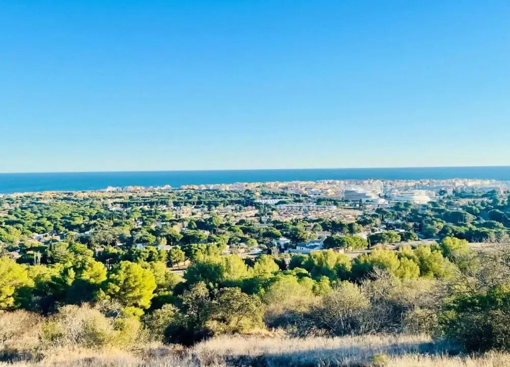 Peaceful Stay Near the Coast