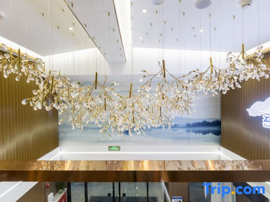 Yunan 318 Hotel (Chengdu East Railway Station West Square Tazishan Park Subway Station)