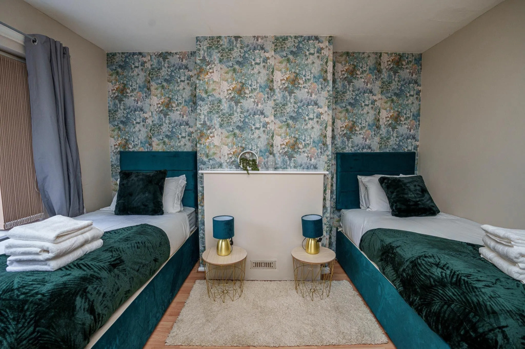Hucknall house