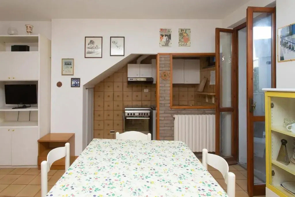 N66 - Numana, Trilocale in Centro Con Giardino