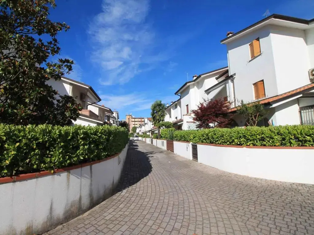 Apartment in Eraclea Mare 40761