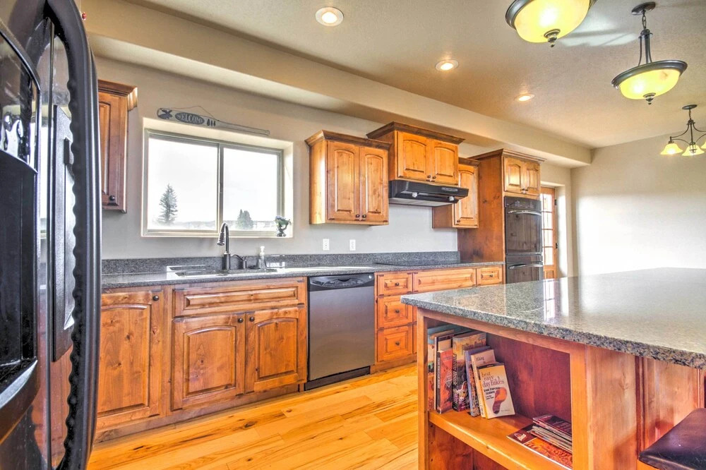 Rustic Bryce Canyon Home w/ Deck on Sevier River!