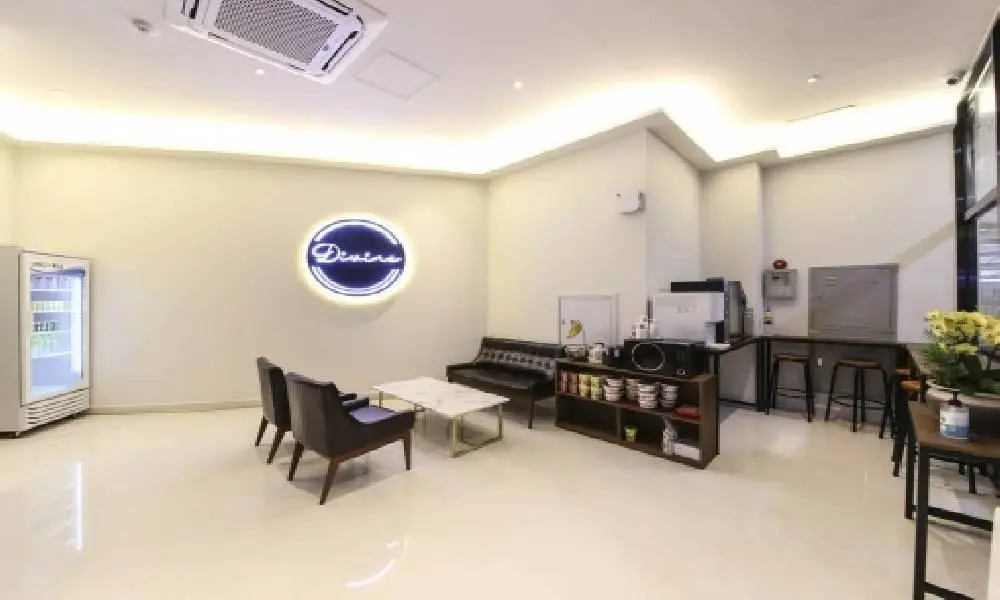 Divine Hotel