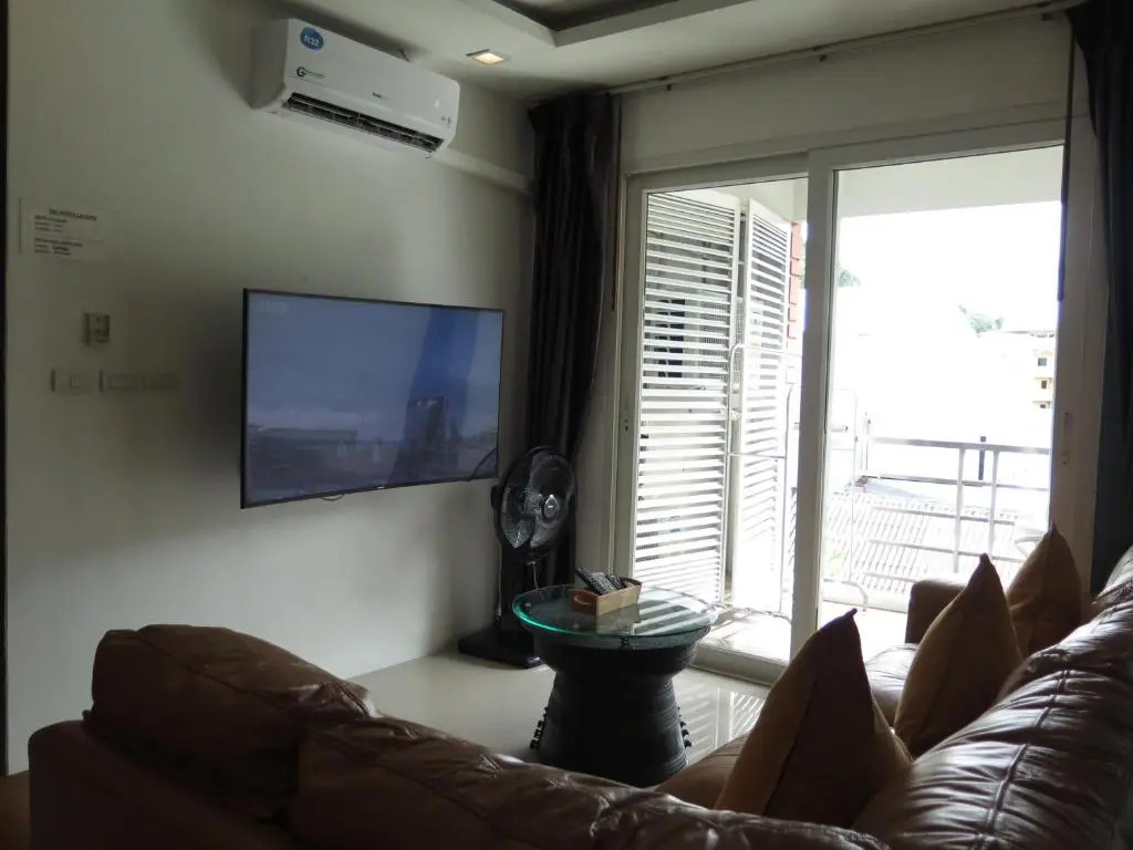 6-38 - 2 Bdr Condo With Balcony and Shared Pool