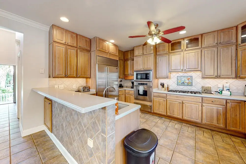 Beautiful Home With Modern Conveniences - Close to the Beach, Dogs Welcome