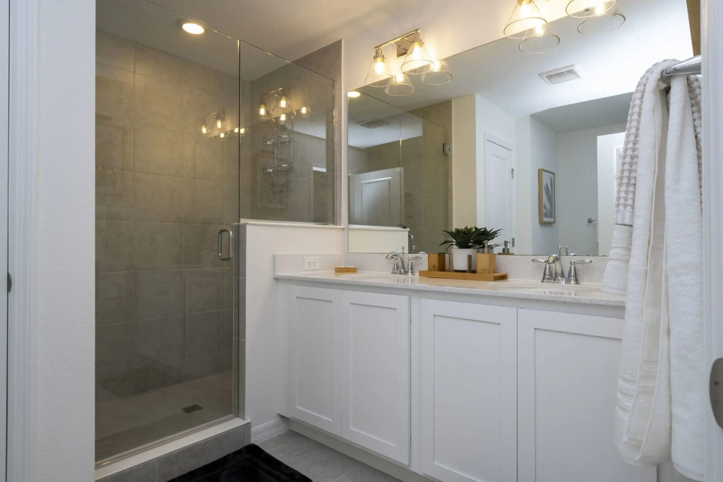 Charming 3Bd Close to Disney Festival 1026