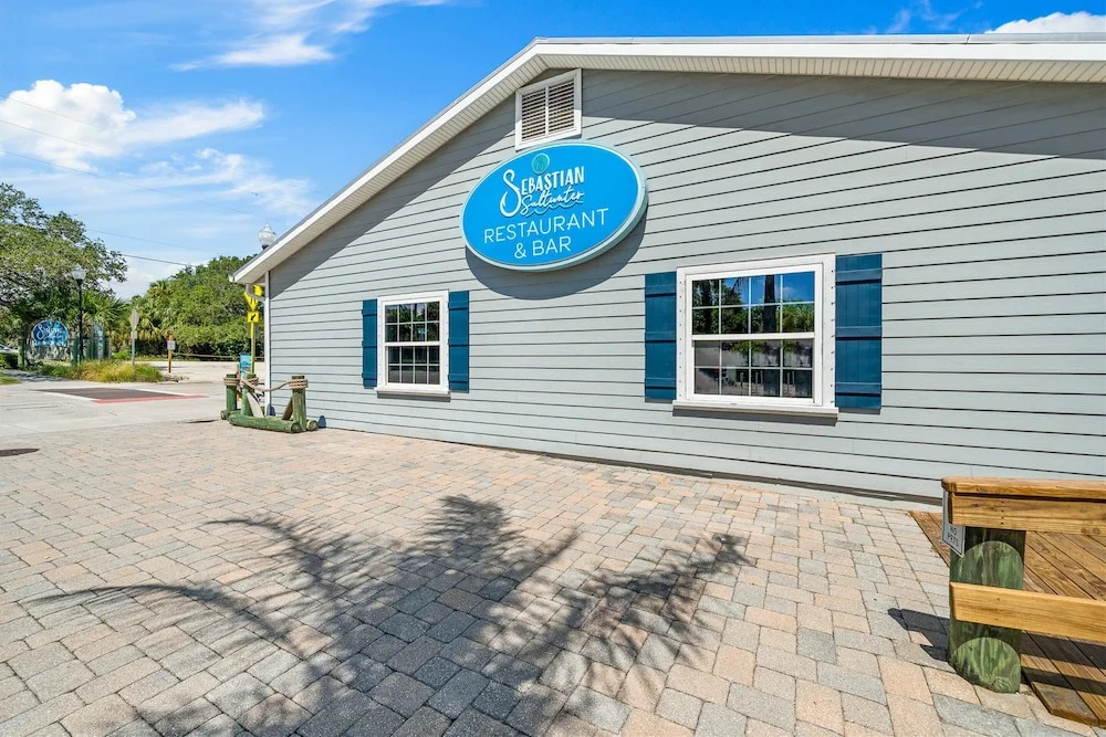 Sebastian Saltwater Lodge