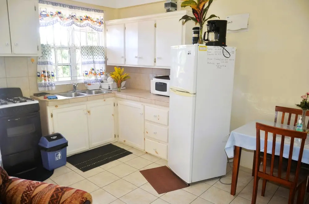 Louislyn Apartments