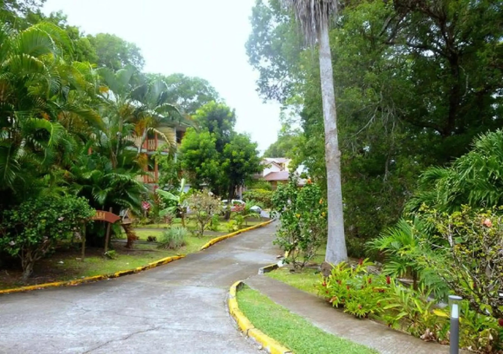 Studio a Sainte Anne a 100 m de la plage avec jardin clos et wifi
