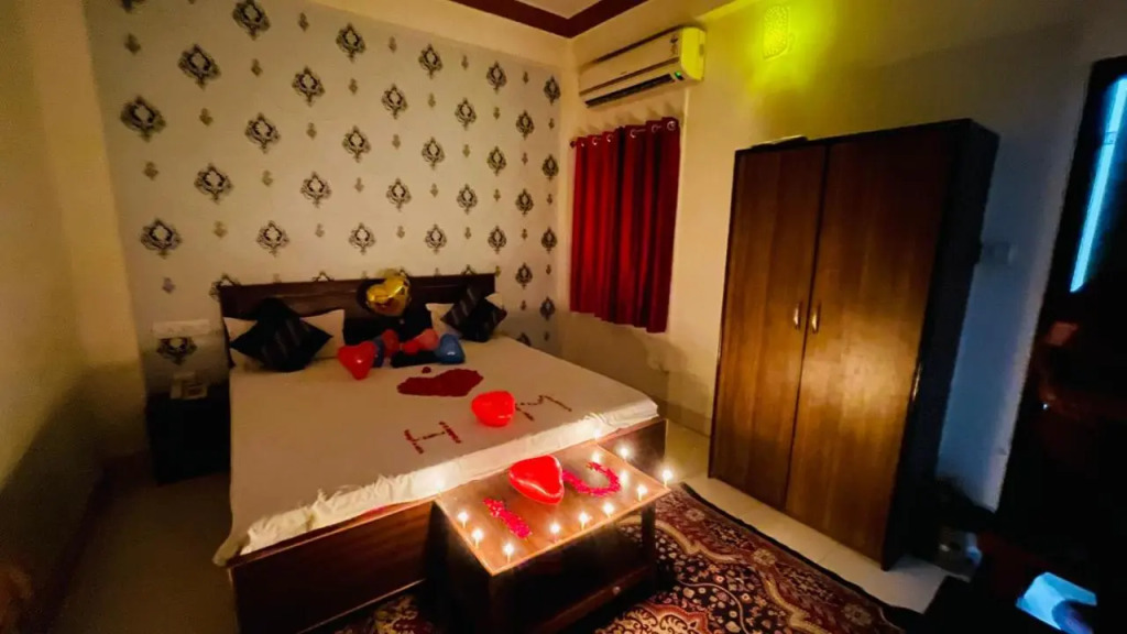 ADB Rooms Hotel Vallabh Darshan