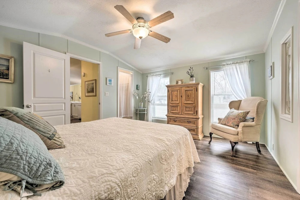 Charming South Haven Home - Great Location