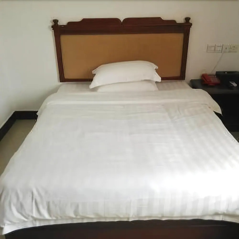 Yangchun Xinlang Business Hotel