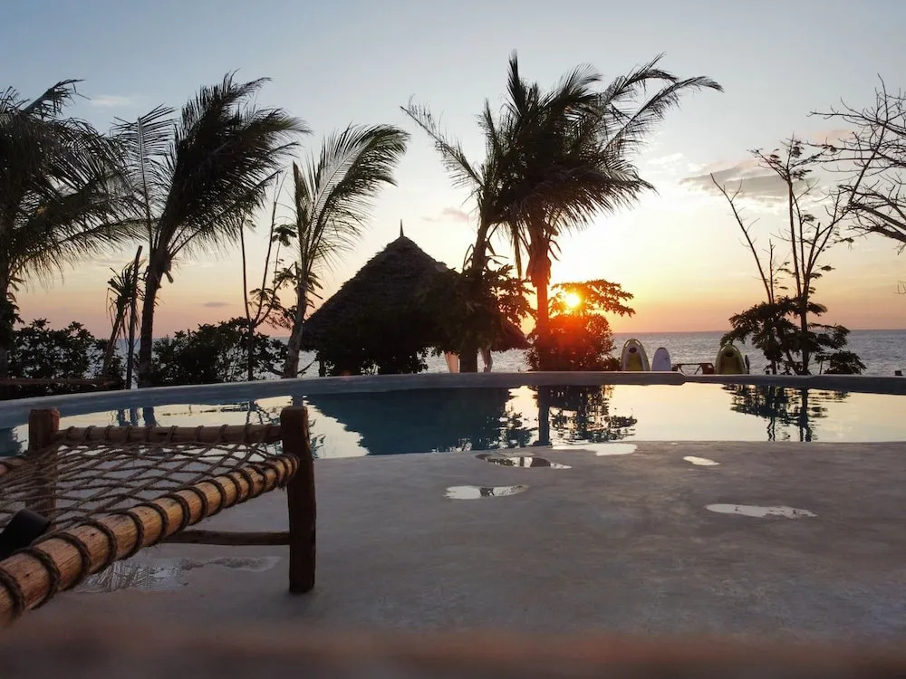 Kusini Beach Bungalows