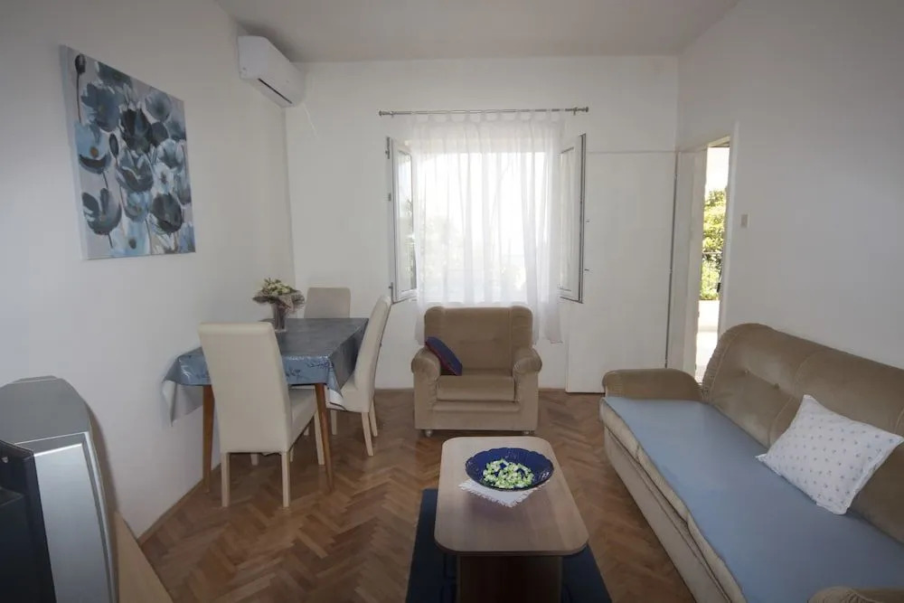 Ema Sun Apartment