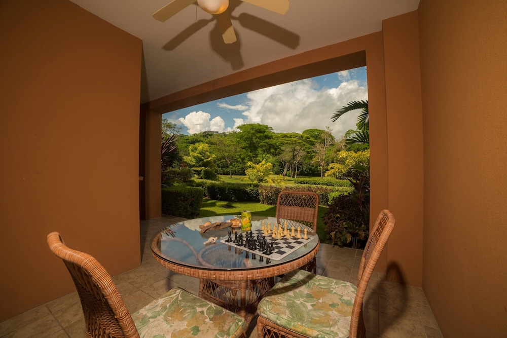 Veranda 6F 2 bdr Garden View in Los Suenos