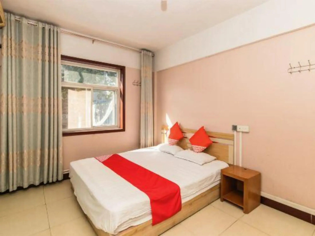 OYO Jiaozhou Huabinlou Hotel