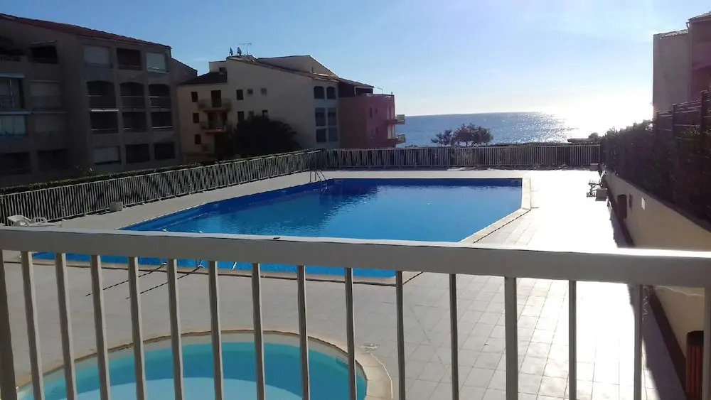 Studio in Agde, With Private Pool and Furnished Terrace - 50 m From th