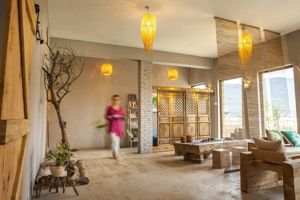 Dali Rose Flower Inn