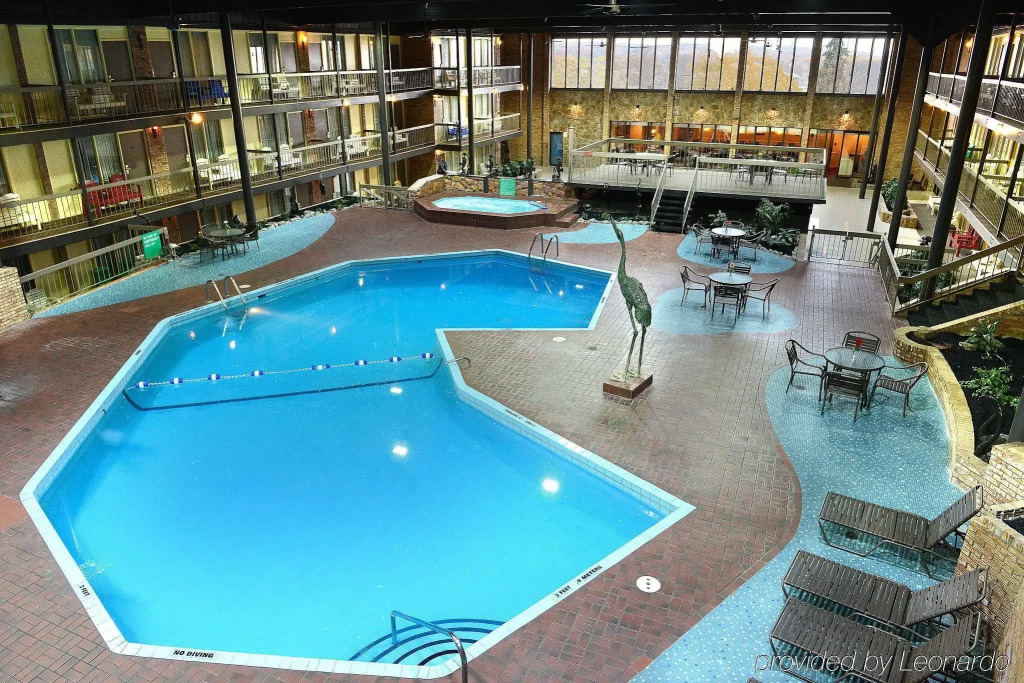 Park Inn By Radisson Sharon