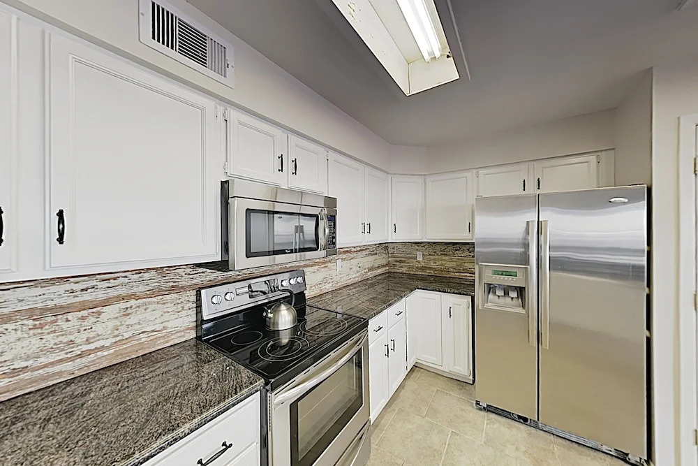 Exquisite Gulf-front W/ Steps To Beach 3 Bedroom Home