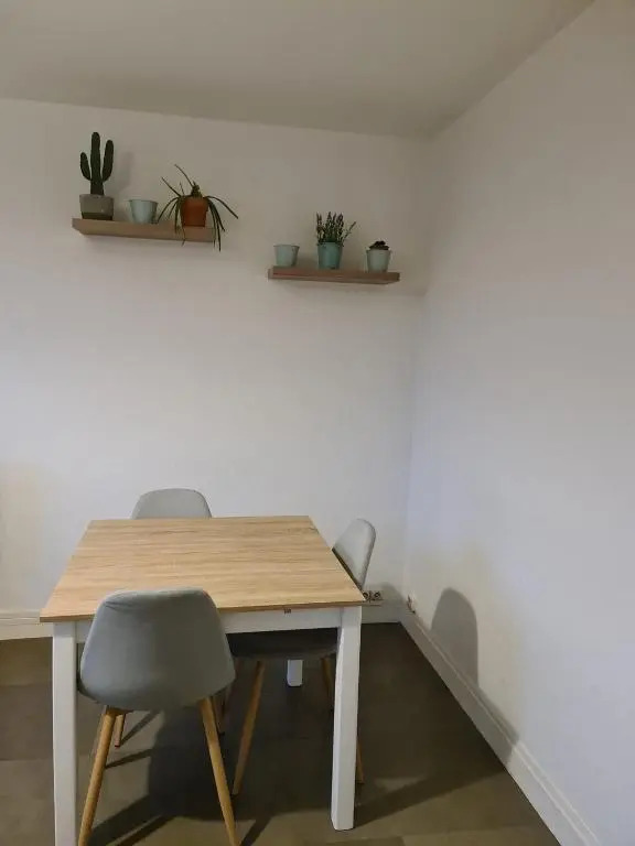 Private room in a shared apartment II