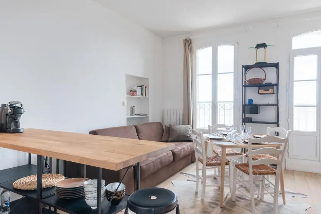 Aviso - appartement magnifique vue mer - plage à 50 m