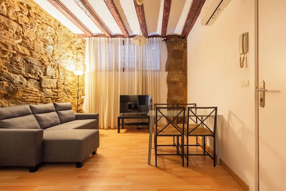 Apartment Near Las Ramblas For Families Or Friends