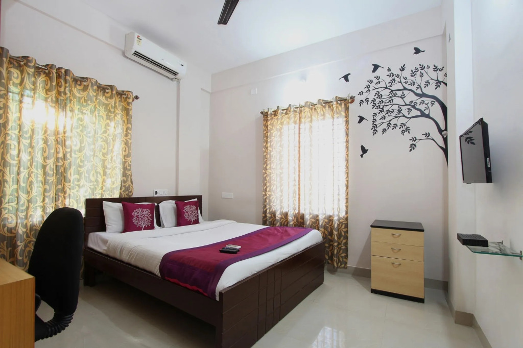 Hotel Home Comforts by OYO Rooms