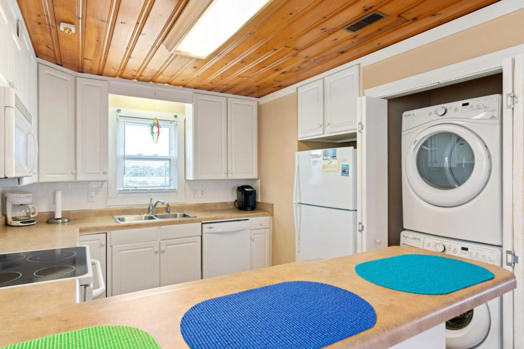 A Beach Music Paradise by Oak Island Accommodations