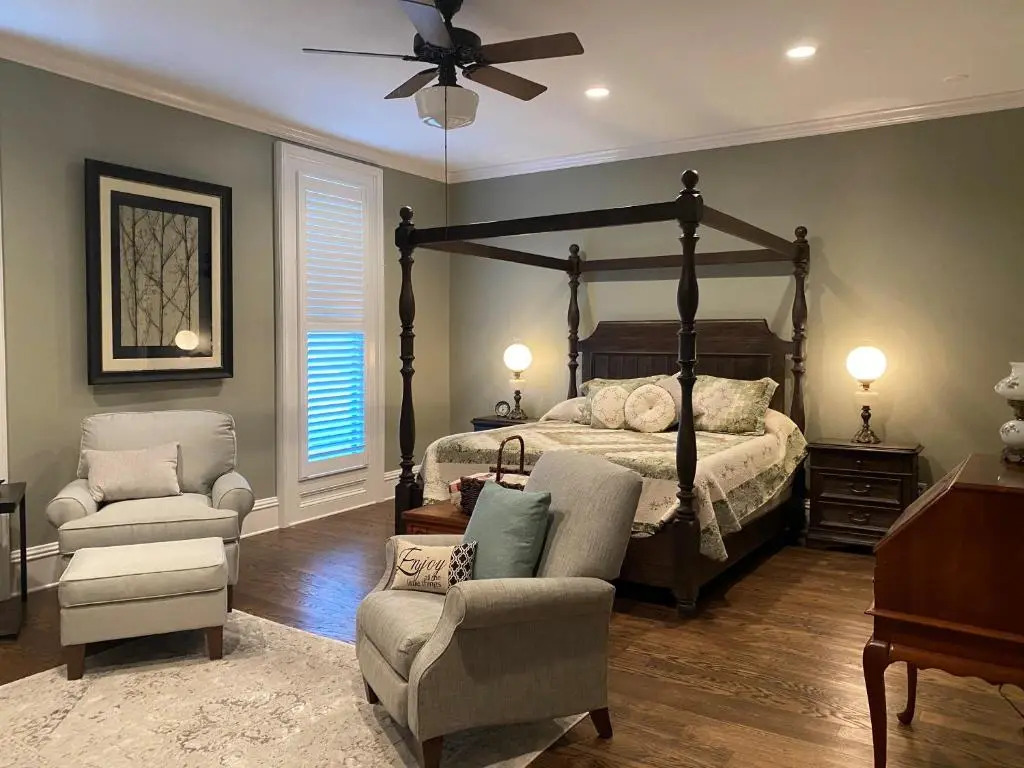 Belle Louise Historic Bed & Breakfast