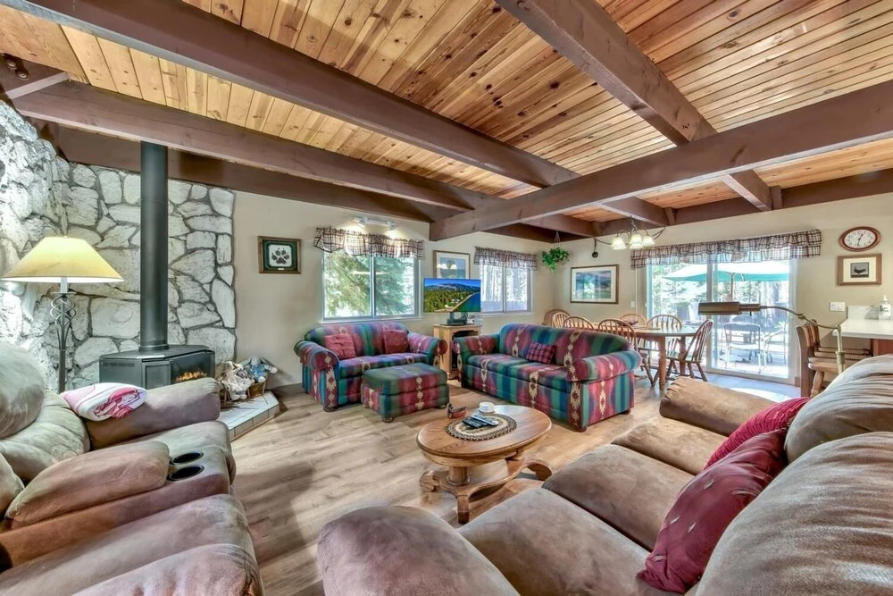 1207s Cabin In The Pines 3 Bedroom Chalet by RedAwning