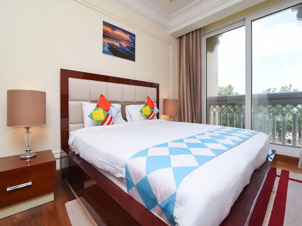 OYO Home 161 Taj Grandeur 1 BHK Apartment Palm