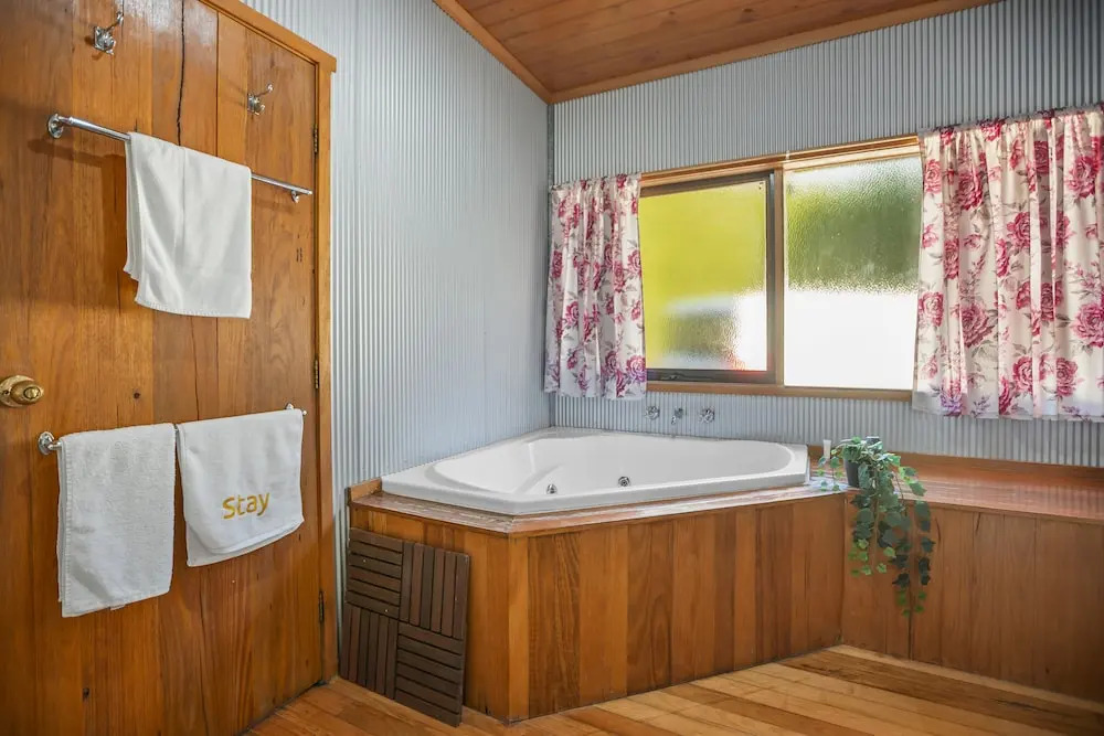 StayAU Sunset Cottage 2BR Farm Retreat