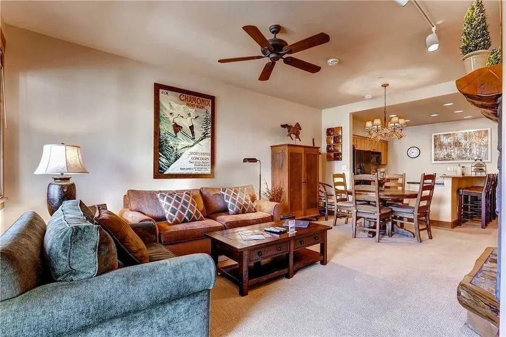 Tl2212 Stunning Condo with Private Balcony Overlooking the Pool